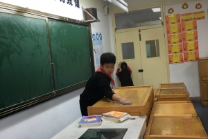 美麗教室你我他，班務(wù)共建靠大家！